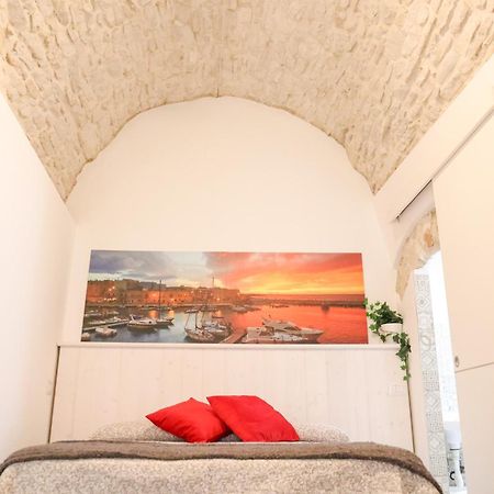 Room 20 - Piccola Camera In Pietra Bianca Giovinazzo Extérieur photo