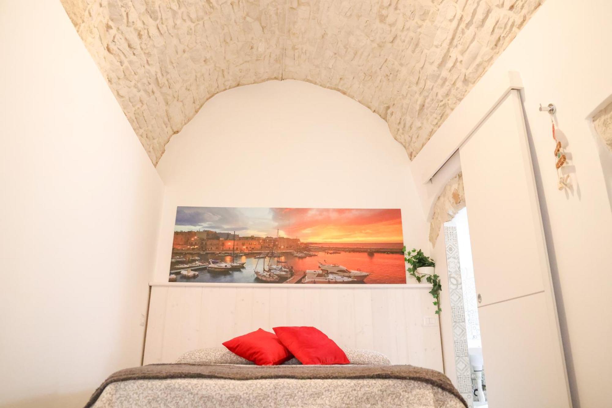 Room 20 - Piccola Camera In Pietra Bianca Giovinazzo Extérieur photo