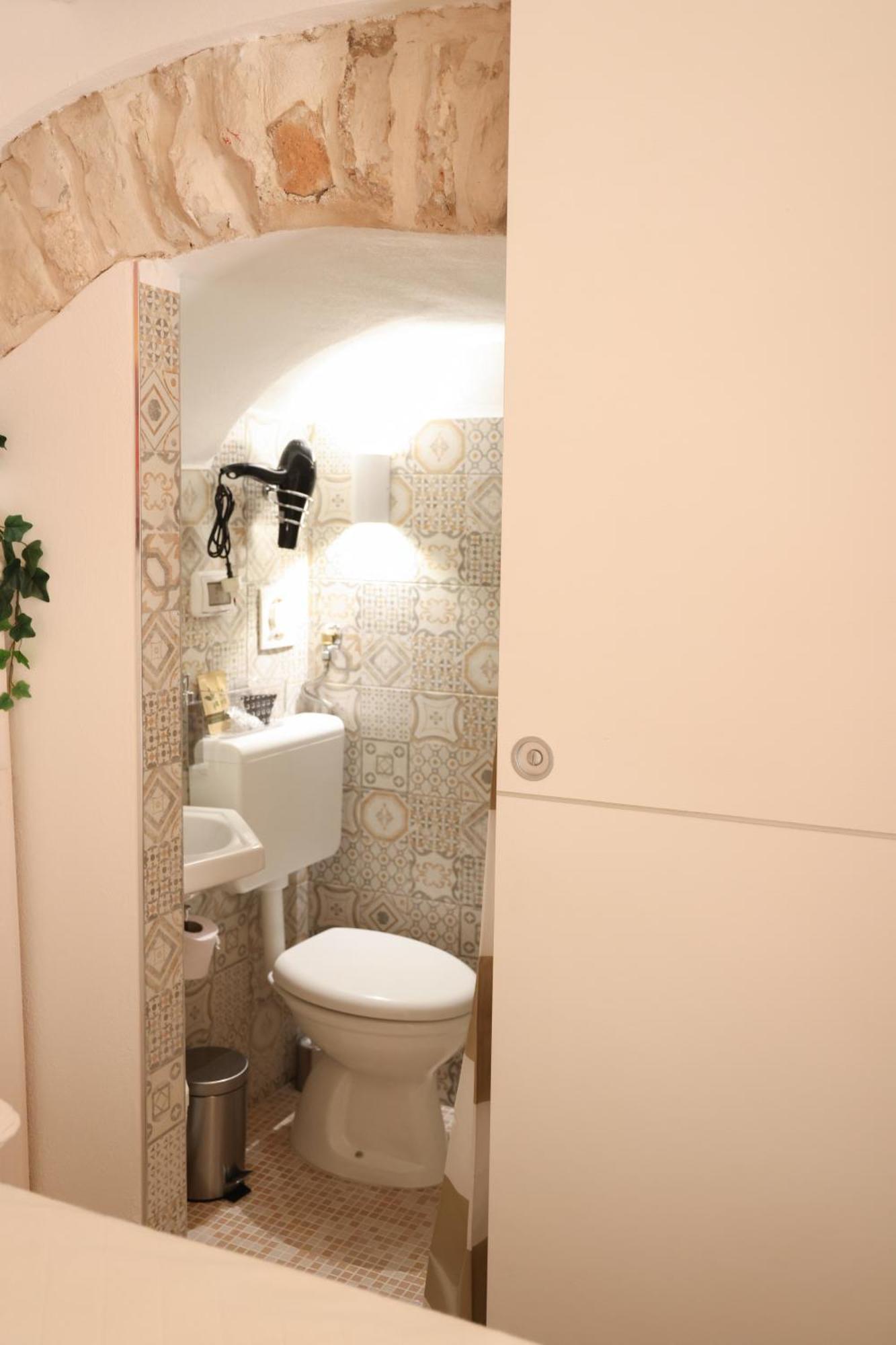 Room 20 - Piccola Camera In Pietra Bianca Giovinazzo Extérieur photo